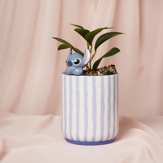 Disney Stitch plantenpot met 3D mini Stitch-figuur en nep plant, een compacte en onderhoudsvrije decoratie voor elk interieur.
