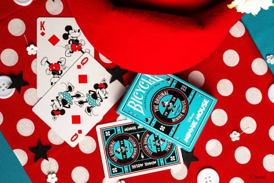 Origineel Bicycle-deck met Minnie Mouse thema, perfect voor poker, kaarttrucs en verzamelaars.