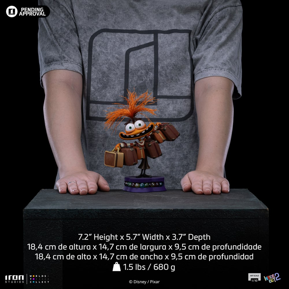 Een kunstzinnige ode aan de nieuwe emotie uit Pixar’s nieuwste film – Anxiety schittert in deze Art Scale 1/10 statue, compleet met koffers en Memory Orbs.