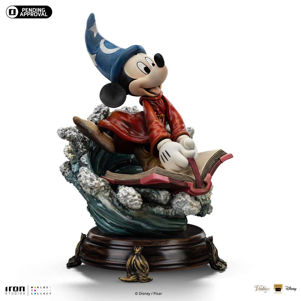 Een stukje animatiegeschiedenis in 3D: Sorcerer Mickey statue, met zorg en detail vervaardigd door Iron Studios.