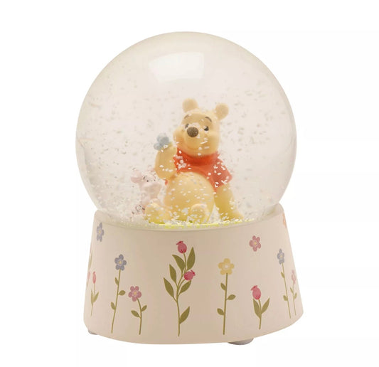 Honderd Bunderbos sneeuwbol met Winnie de Poeh knuffelfiguur en bloemenbasis – charmant cadeau voor fans