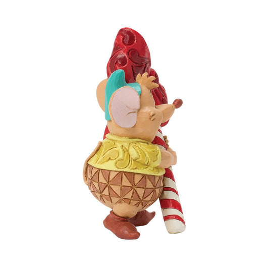 Breng feestelijke Disney-magie in huis met dit Candy Cane Gus beeldje. Het schattige muisje uit Cinderella straalt charme en plezier uit en is een blikvanger in elke kerst- of Disney-collectie.