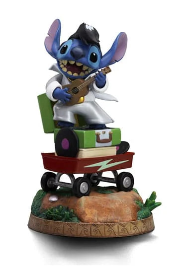 Stitch King of Rock Deluxe Statue van Iron Studios – Stitch in Elvis-outfit met gitaar, geïnspireerd op Lilo & Stitch.