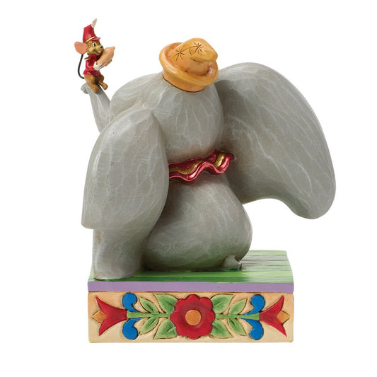 Vier vriendschap met Dumbo en zijn trouwe vriend Timothy in dit charmante Disney Traditions beeldje. Gedetailleerd, speels en een betoverende toevoeging aan elke collectie.