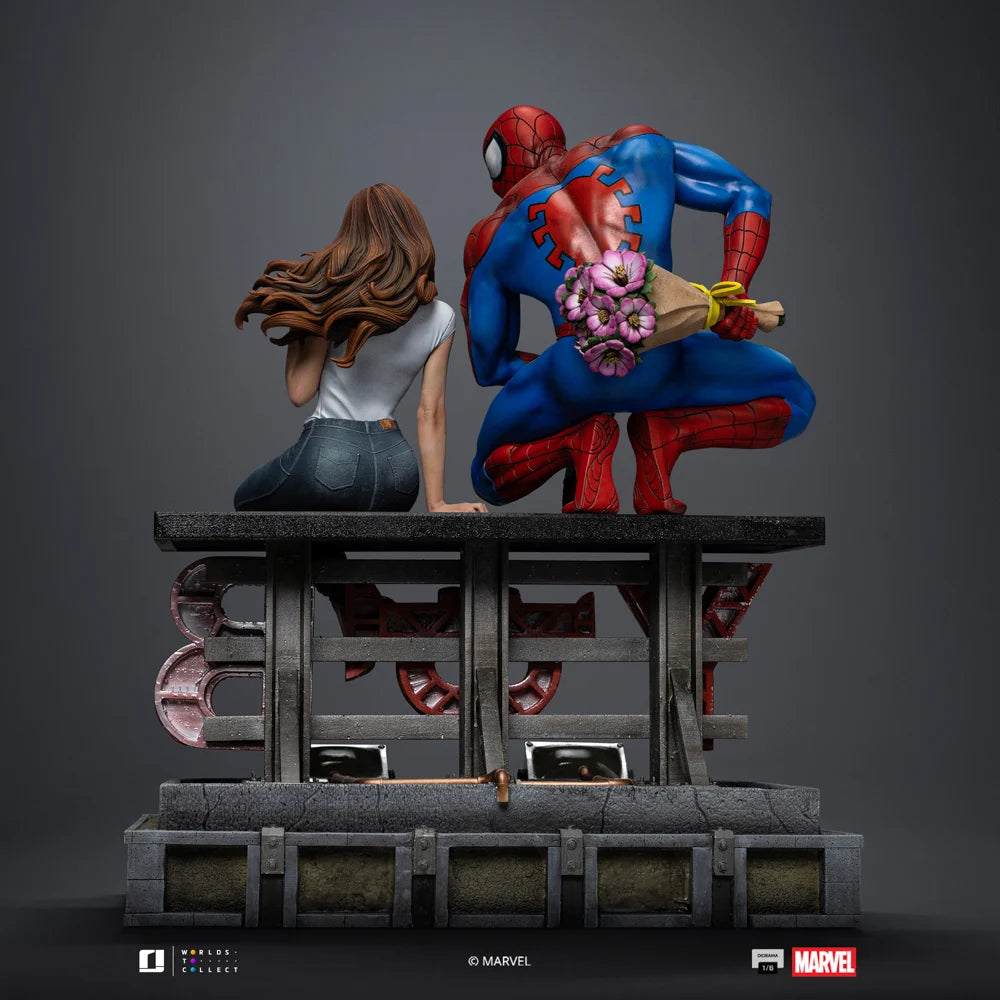 “Handgemaakt Spider-Man en MJ diorama, vol actie en emotie, levendige kleuren en duurzame materialen.”