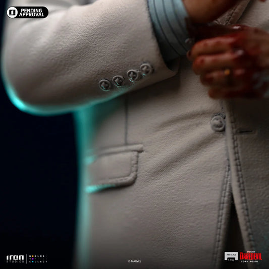 “Imposante Kingpin statue met realistische gezichtsuitdrukking, gebaseerd op Daredevil: Born Again.”