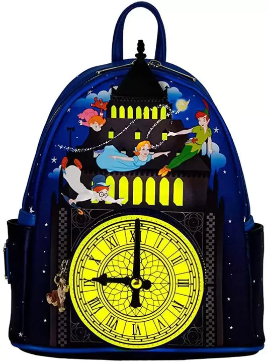 Disney Peter Pan Loungefly rugzak met lichtgevende klok, kleurrijke accenten en unieke Nooitgedachtland uitstraling.