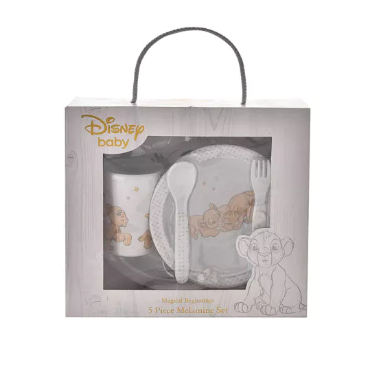 Vier avonturen aan de eettafel met deze betoverende DISNEY® servies set, compleet met geliefde Lion King personages en een inspirerende boodschap.