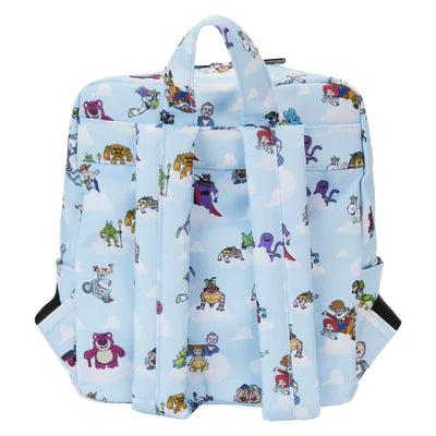 Breng de magie van Disney-Pixar tot leven met de Loungefly Toy Story Movie Collab Mini-rugzak! Een eerbetoon aan Andy's slaapkamer en zijn speelse vrienden.