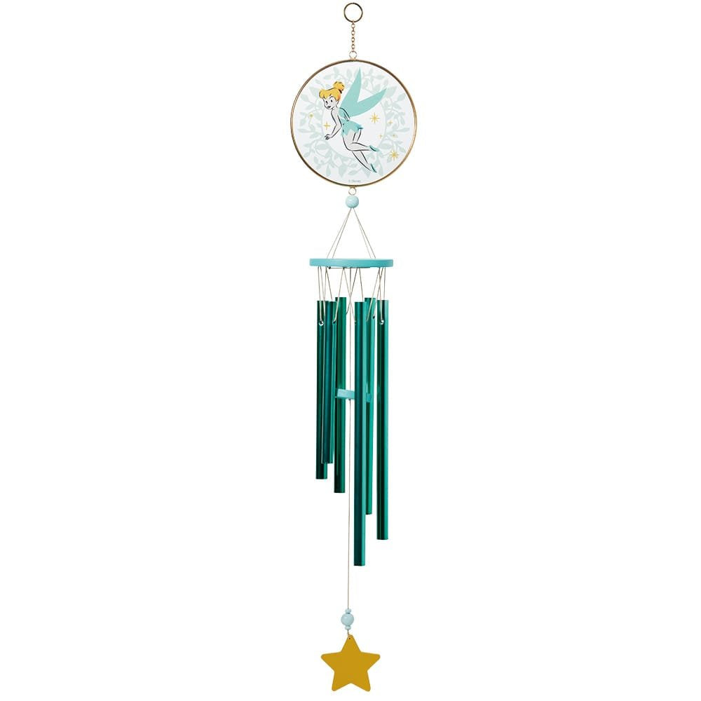 Decoratieve Tinker Bell windgong uit de Disney Garden-collectie, hangend in een zonnige tuin en zachtjes klingelend in de wind.