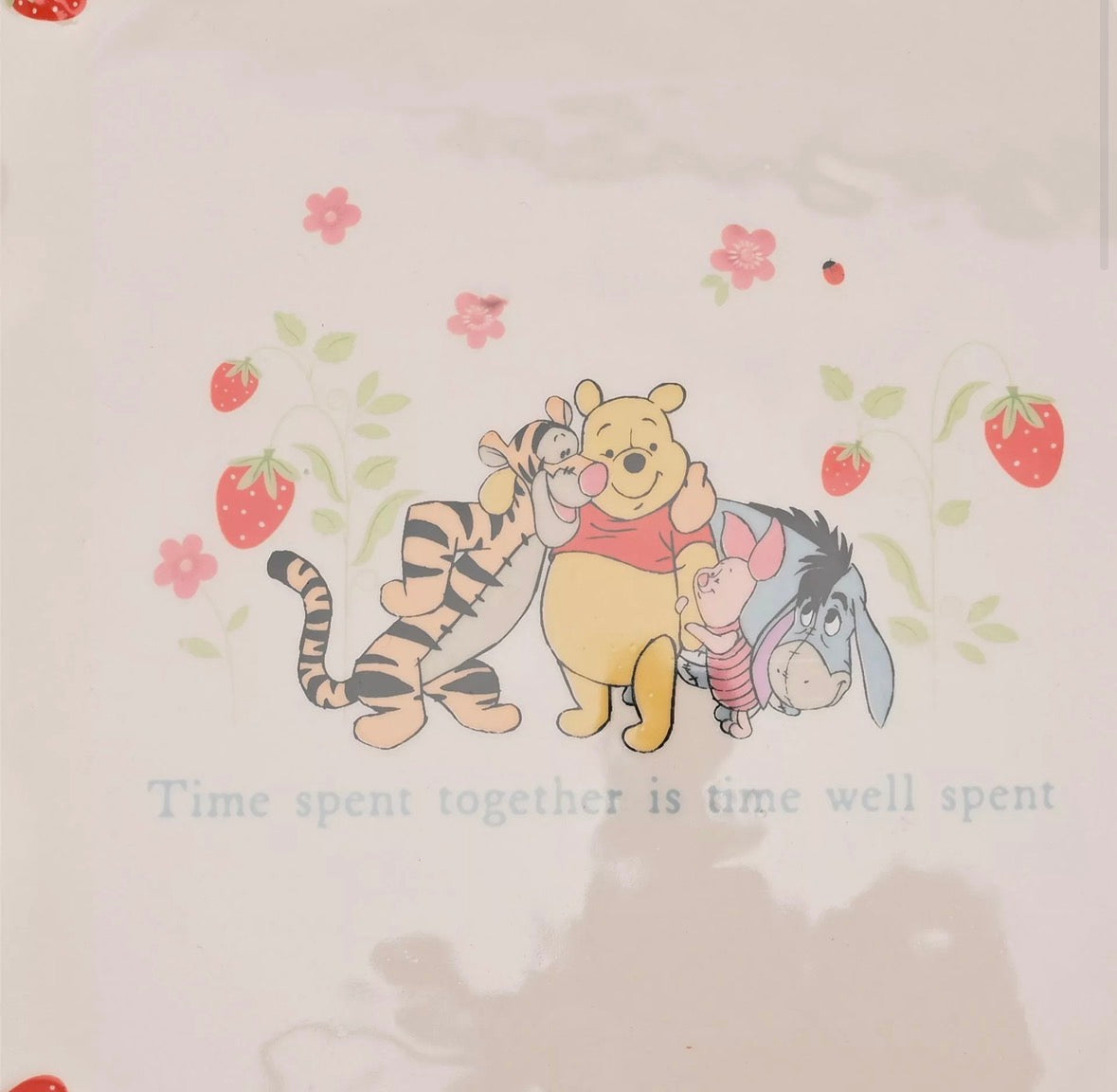 Disney Winnie bord van keramiek met kleurrijk ontwerp, charmant cadeau voor kinderen en verzamelaars van Disney merchandise