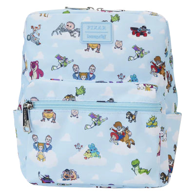 Bereid je voor op speelplezier met de Loungefly Toy Story Movie Collab Mini-rugzak! Een verzameling van je favoriete speelgoedfiguren in een vrolijke print.