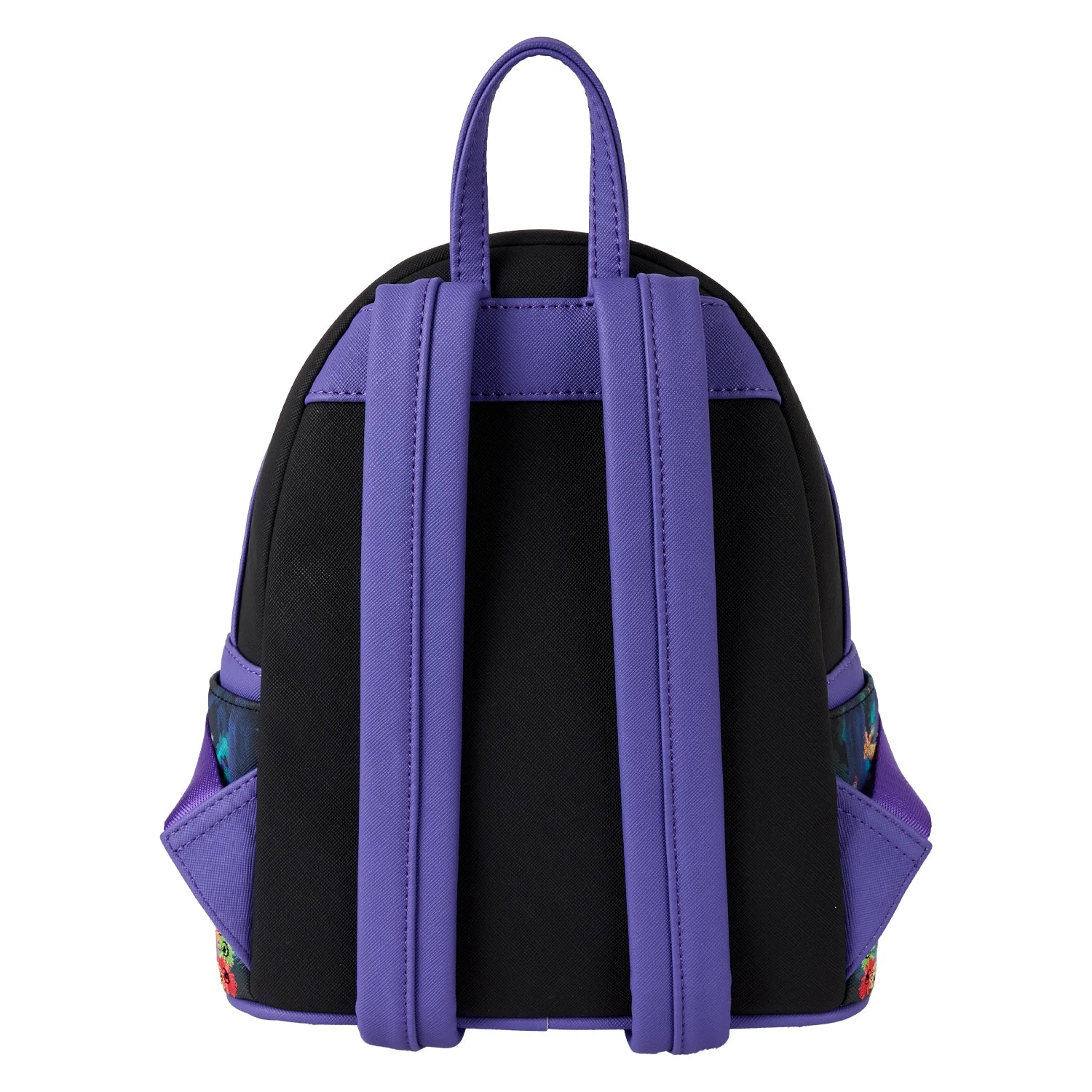 Deze unieke Loungefly tas combineert Disney-magie met een praktisch ontwerp, ideaal voor fans van Alice en haar wonderlijke wereld.