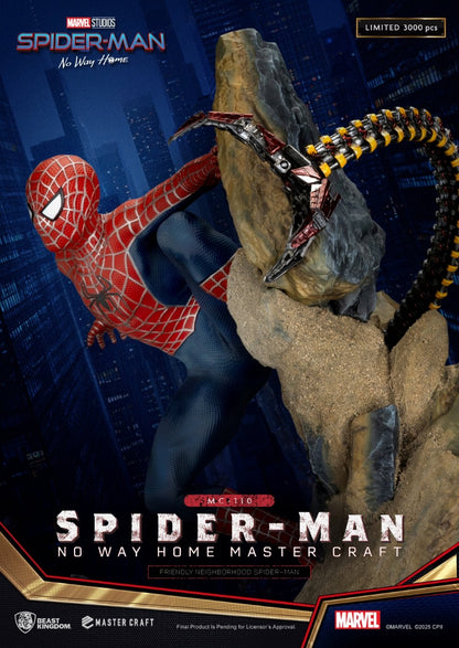 Hoogwaardig Spider-Man standbeeld – gedetailleerd webpatroon, spiercontouren en iconisch borst-embleem