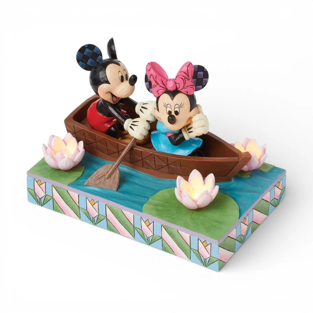 Disney Traditions Mickey & Minnie in een Roeiboot met Led - Started With The Mouse