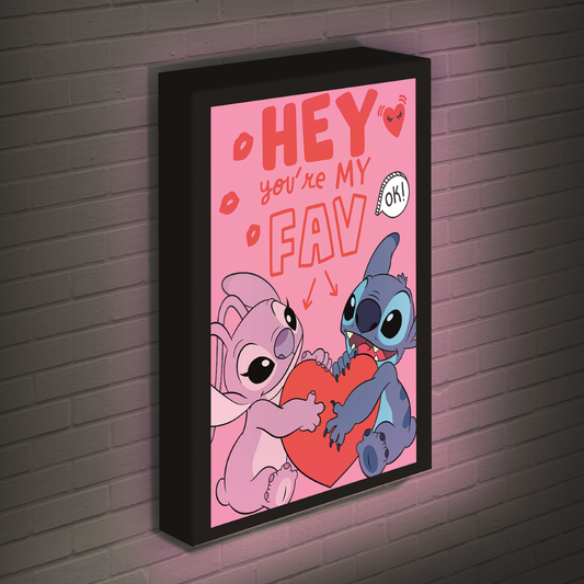 Disney Stitch & Angel ‘Love’ LED Canvas, 30x40 cm. Sfeervolle verlichting, officieel Disney-design, ideaal als decoratie en cadeau voor Lilo & Stitch-fans.