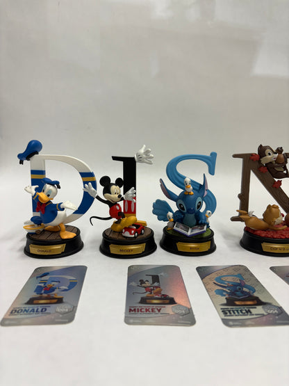 Beast Kingdom Alphabet Letter uit de Disney 100 collectie – ideaal voor het spellen van namen met Disney-magie.