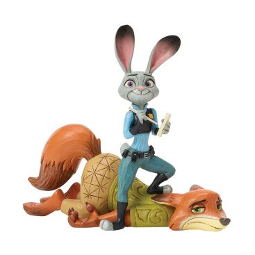 De Disney Traditions It’s Called a Hustle ‘Nick & Judy’ brengt de charme van Zootropolis samen in één speels en gedetailleerd beeldje. Een uniek verzamelobject en perfecte decoratie voor elke Disney- of Zootropolis-fan.