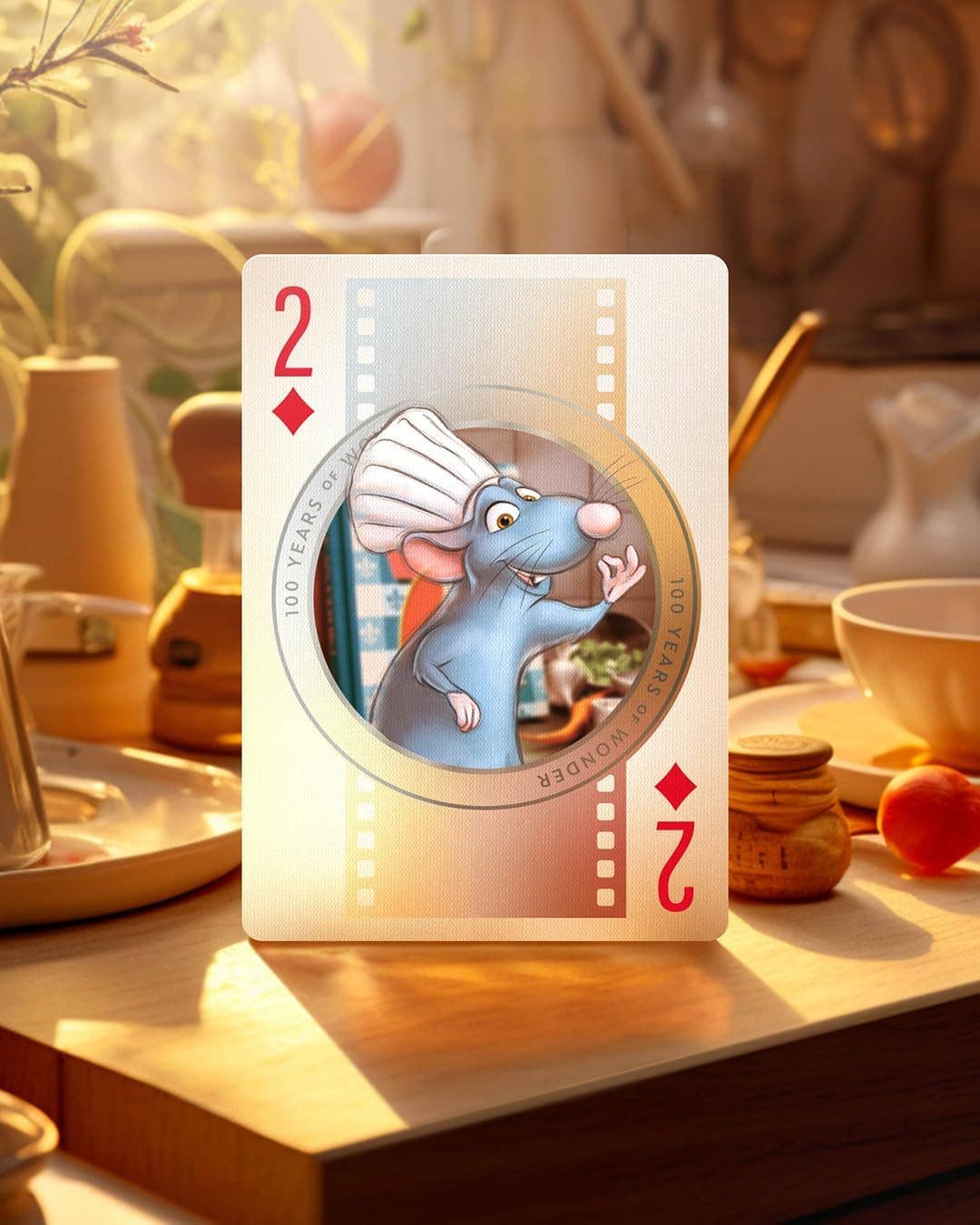 Speelkaarten uit de Disney100 collectie, perfect voor fans, verzamelaars en als cadeau.