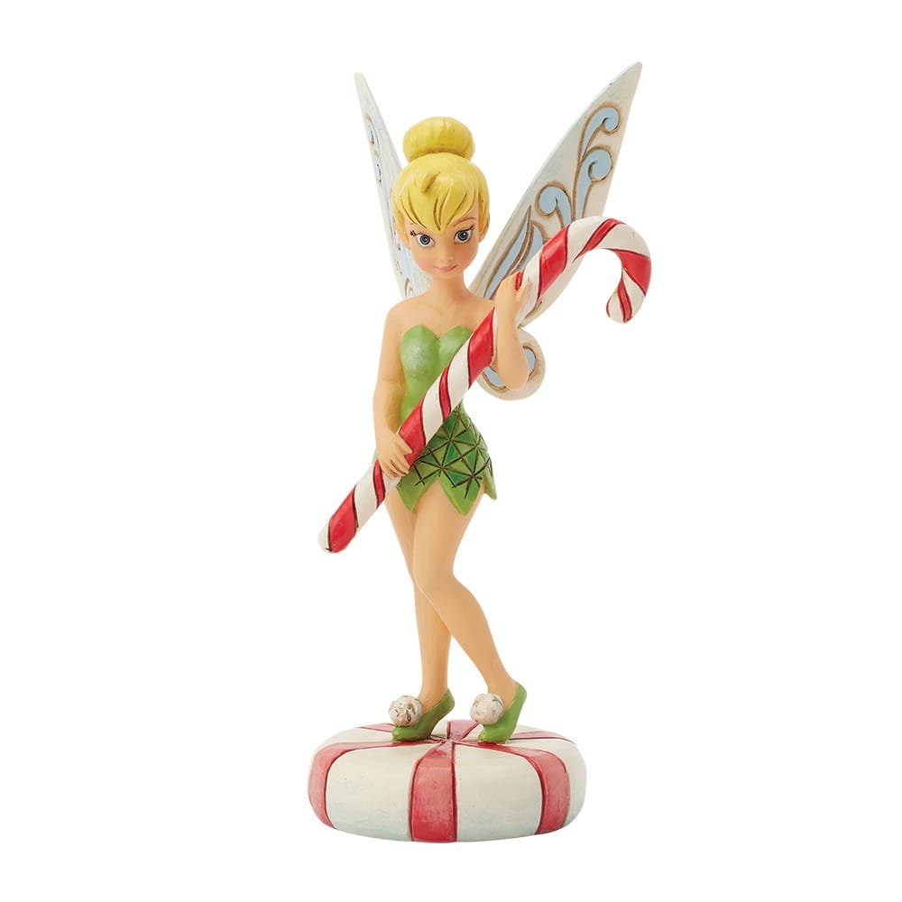 Tinker Bell-beeldje van Jim Shore, staand op een kleurrijke pepermunt en een zuurstok vasthoudend, handbeschilderd en feestelijk, perfect voor Disney-verzamelaars en kerstdecoratie.