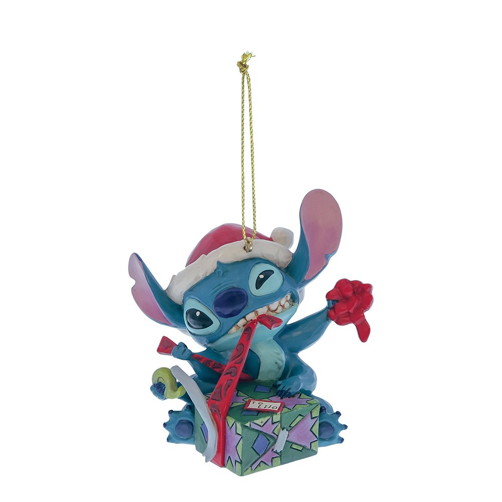 Schattige Stitch-hangornament voor kerst, vol opwinding terwijl hij zijn cadeau op kerstochtend opent – perfect voor Disney-fans en verzamelaars.