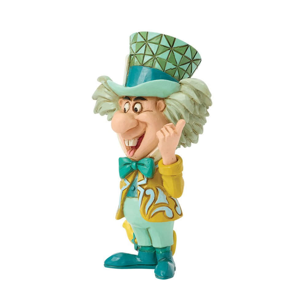 Laat je meevoeren naar een wereld vol fantasie met deze Mad Hatter Traditions mini figuur. De iconische uitstraling en verfijnde details zorgen voor een charmant decoratiestuk dat prachtig staat op een plank, bureau of in een vitrinekast. Een must-have voor elke sprookjesliefhebber.