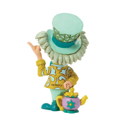 Deze Mad Hatter Traditions mini figuur is een uniek verzamelobject met oog voor detail. Compact van formaat maar groots in uitstraling. Ideaal als decoratie én een origineel cadeau voor iedereen die houdt van bijzondere, fantasierijke items.