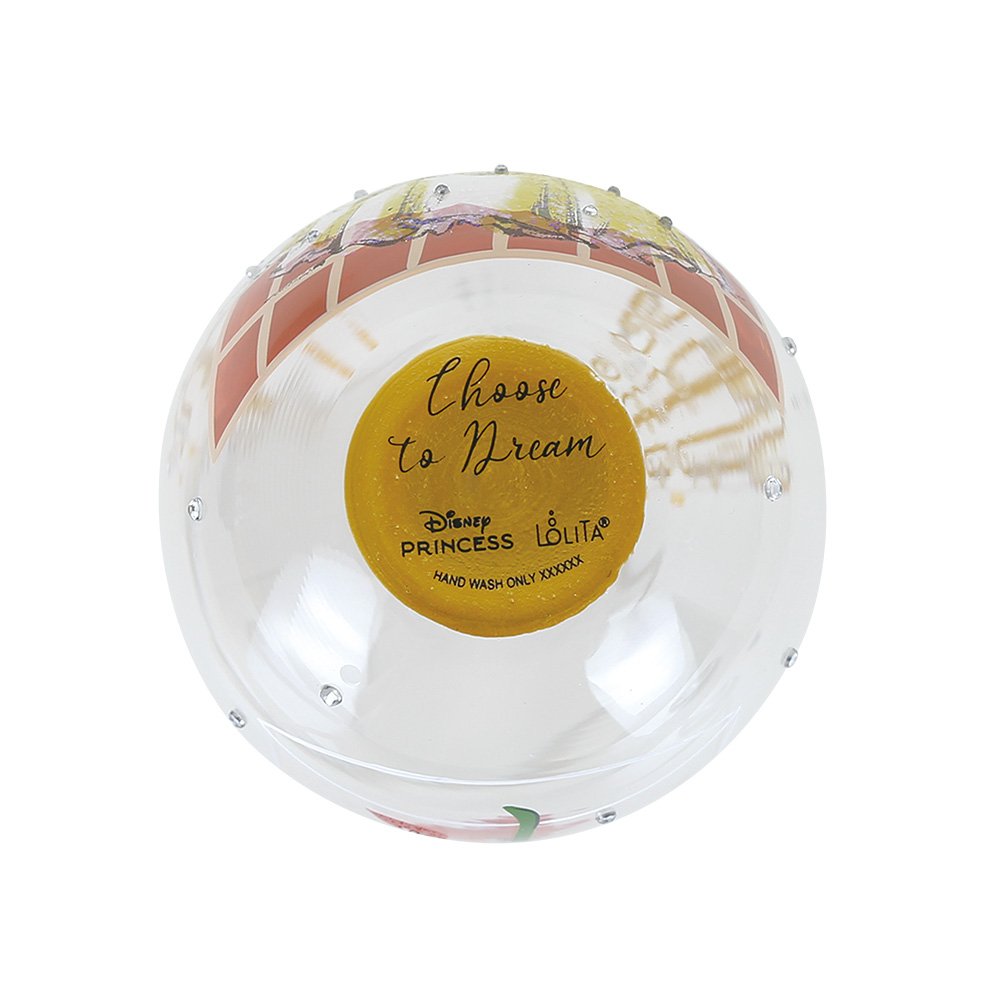 Laat je dagelijkse momenten sprankelen met het Disney Belle Drinkglas “Choose to Dream”. Het elegante design en de inspirerende tekst maken dit glas ideaal voor water, sap, cocktails of als eyecatcher in je interieur.