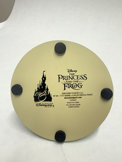 Hoogwaardig Disney beeldje van Prinses Tiana met kikker, perfect als cadeau of decoratie.