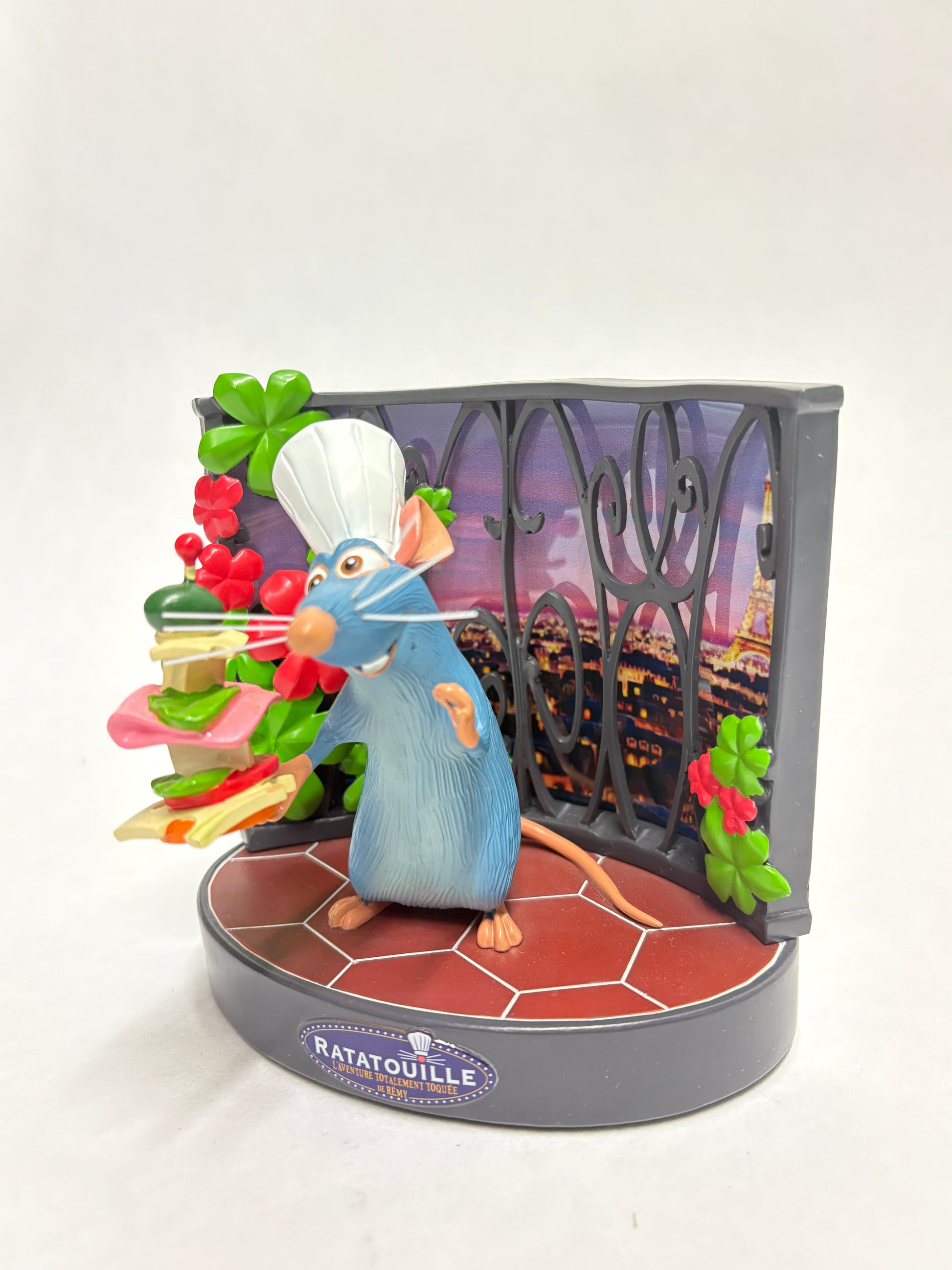 Disney Ratatouille beeldje van hoogwaardige kwaliteit, perfect voor fans en verzamelaars.