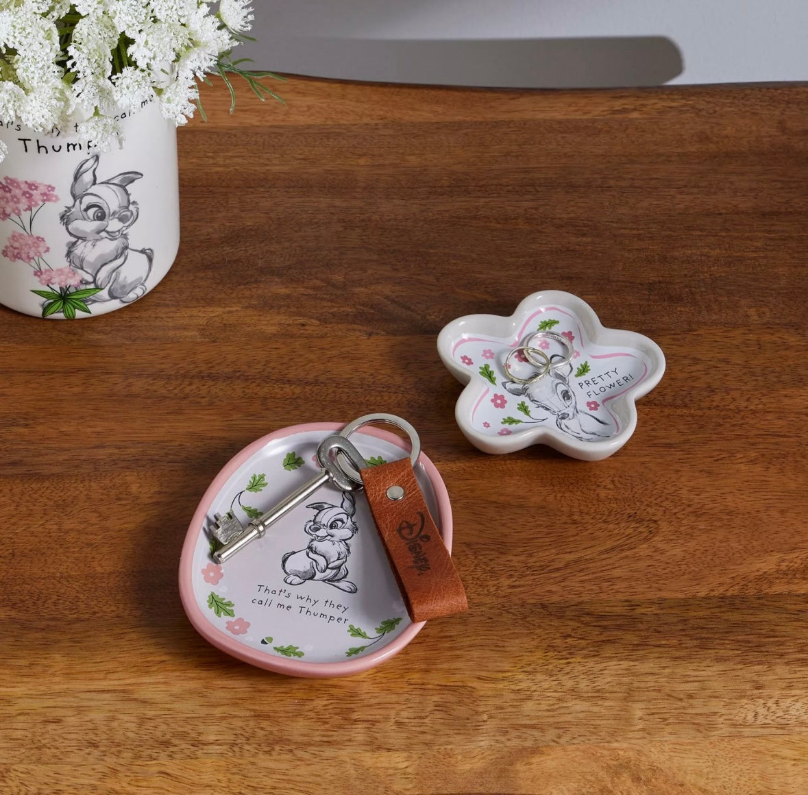 Bambi en Stampertje trinket dish van Disney, met een schattig en gedetailleerd ontwerp op een sierlijk schaaltje.