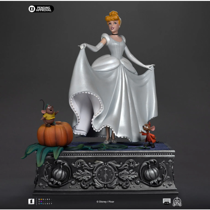 Cinderella Statue van Iron Studios met magische transformatiepose, handgeschilderd in polystone en gebaseerd op de klassieke animatiefilm.