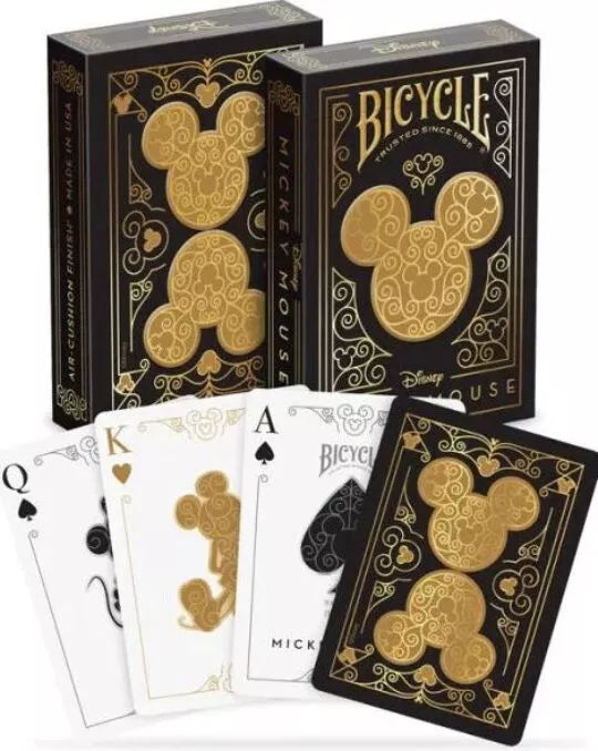 Premium Mickey Mouse Black Gold speelkaarten van Bicycle met gouden randen en glanzende folieaccenten. Perfect voor Disney-fans en luxe kaartspelavonden.