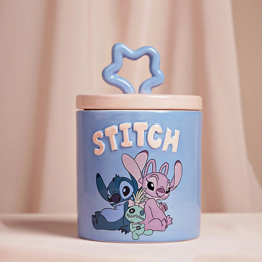 Disney Stitch & Angel voorraadpot met kleurrijk design, ideaal voor het bewaren van snacks of kleine items – een vrolijke en functionele eyecatcher voor keuken, bureau of kinderkamer.