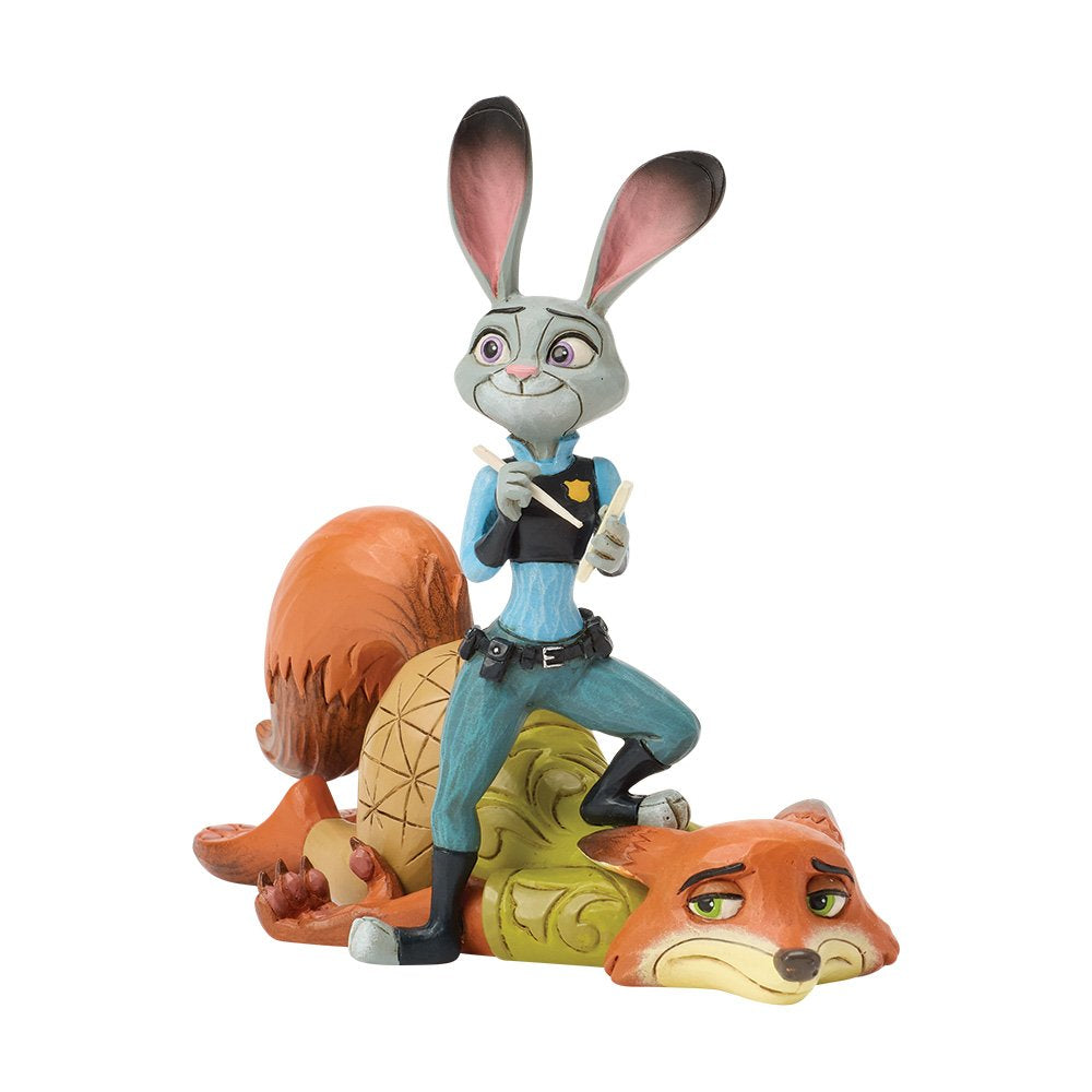Voor liefhebbers van Zootropolis en Disney is dit Disney Traditions ‘Nick & Judy’ beeldje een absolute must-have. De verfijnde afwerking en speelse uitstraling maken het ideaal als verzamelobject of als bijzonder cadeau voor een Disney-liefhebber.