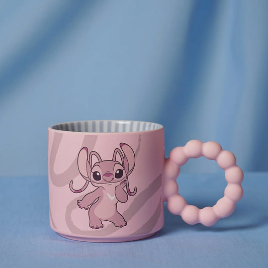 Disney Angel Premium Colored Mug van duurzaam keramiek met kleurrijke print van Angel uit Lilo & Stitch, ideaal voor koffie, thee en warme dranken.