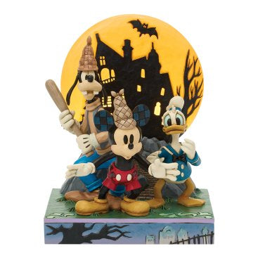 Deze Disney Traditions Look Out Ghosts ‘Lonesome Ghost’ met Mickey, Goofy en Donald is een speels en gedetailerd beeldje dat direct opvalt. Een uniek verzamelobject voor Disney-fans en perfect als decoratie of origineel cadeau.