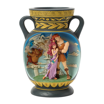 Disney Traditions A Hero’s Journey toont Hercules in de iconische Vase Scene. Compact, gedetailleerd en perfect als decoratie of Disney-verzamelobject.