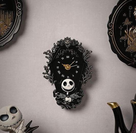 Disney The Nightmare Before Christmas klok met Jack Skellington in gotisch doodskistvormig ontwerp