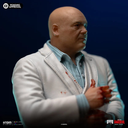 “Handgemaakte Wilson Fisk Kingpin statue, duurzaam materiaal en seriegetrouw ontwerp.”