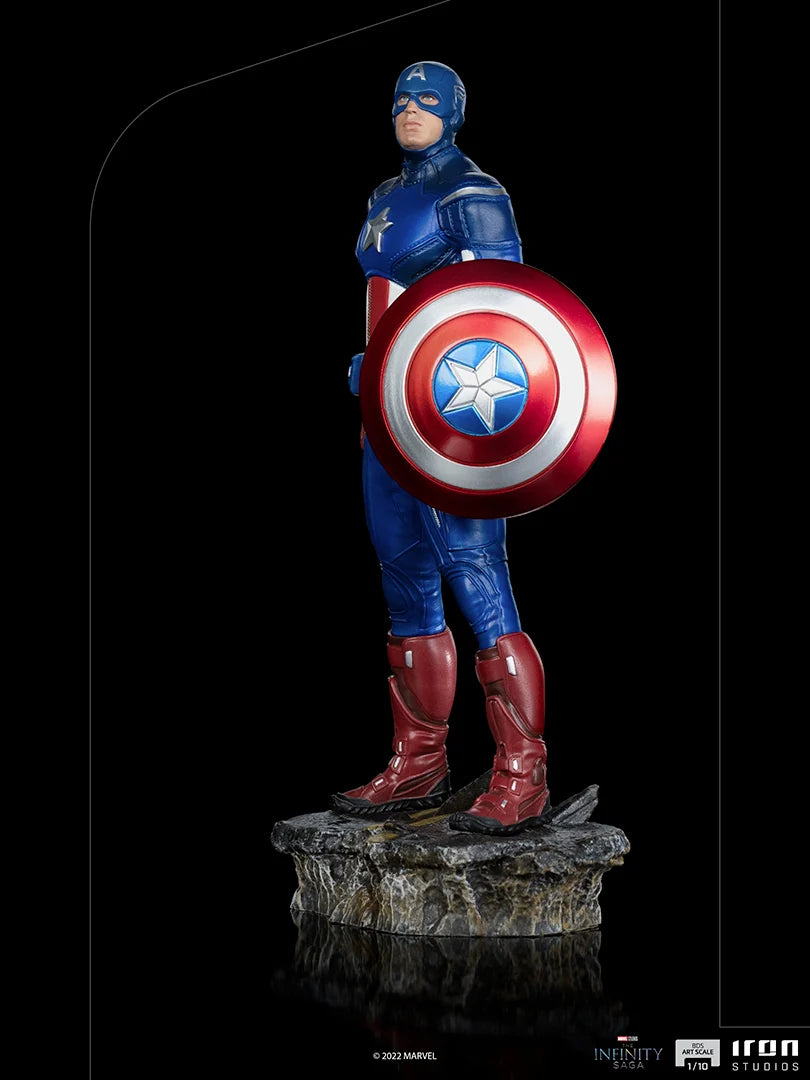 “Marvel Infinity Saga Captain America statue in actiepose, ideaal om tentoon te stellen op plank of bureau.”
