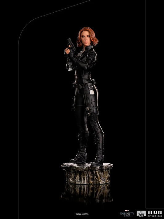 “Gedetailleerde Black Widow statue van Natasha Romanoff, hoogwaardige materialen, perfect voor Marvel-verzamelaars.”