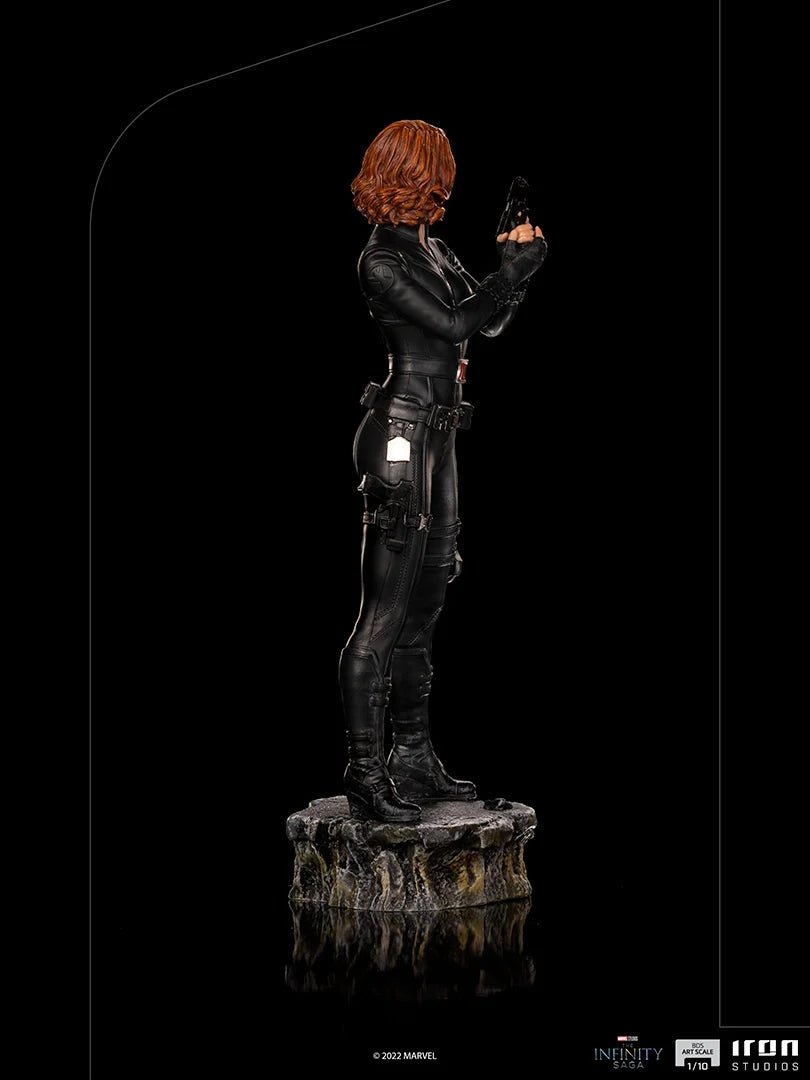 “Marvel Infinity Saga Black Widow beeldje in actiepose, ideaal om tentoon te stellen op plank of bureau.”