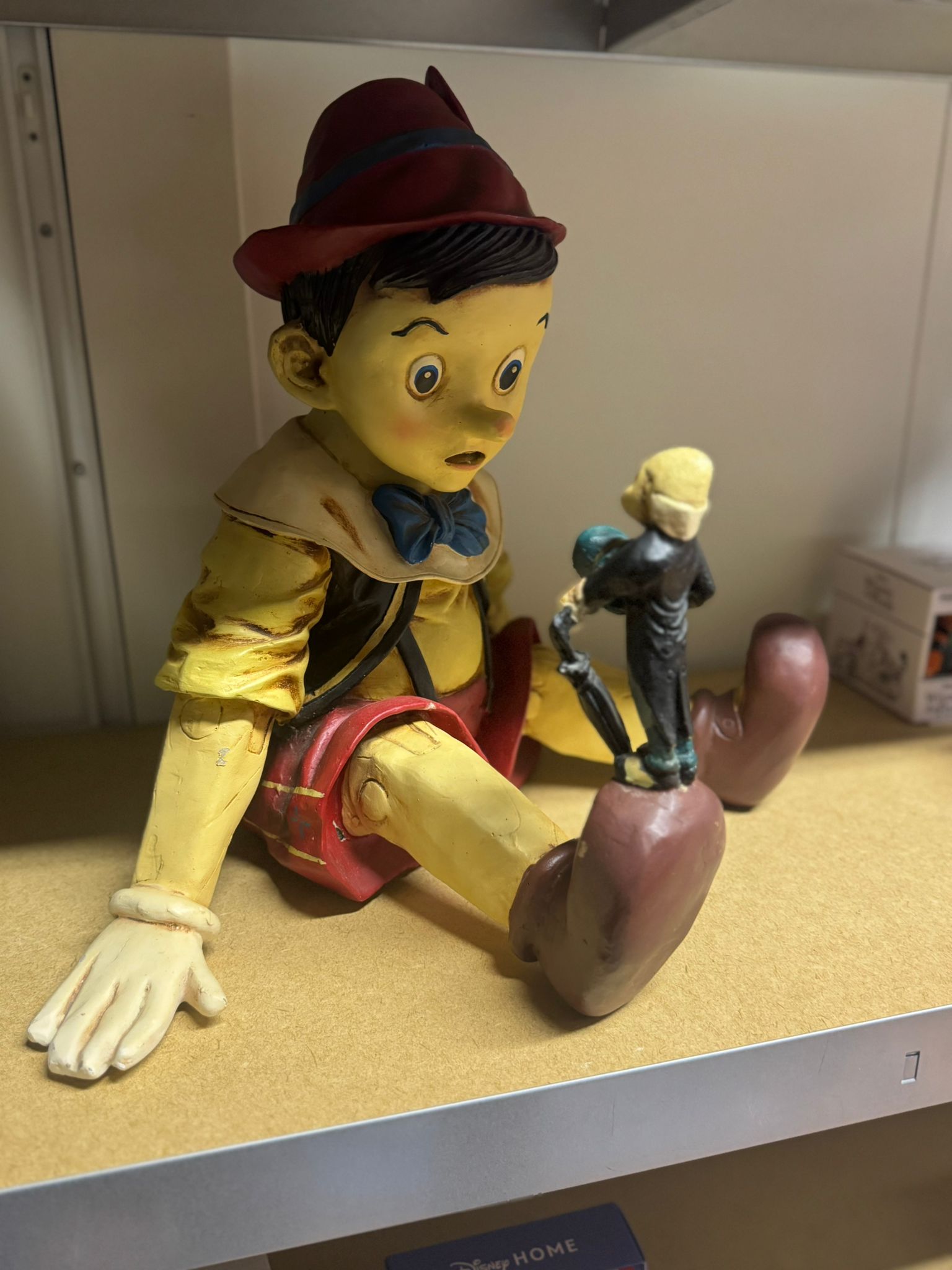 Vintage Disney beeld Pinokkio met Jiminy Cricket