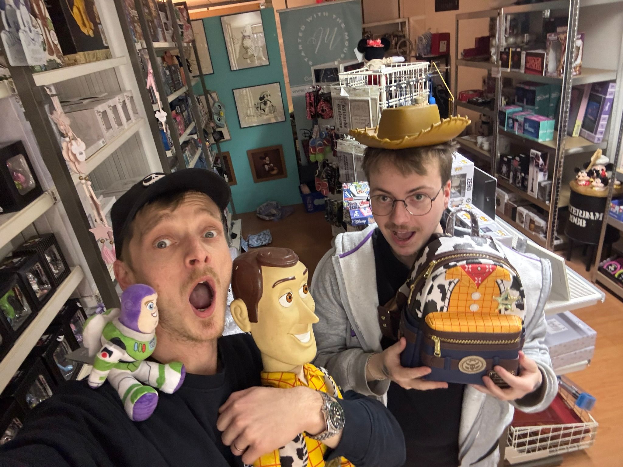 Video laden: Disney Shop Tour Nederland Part 2