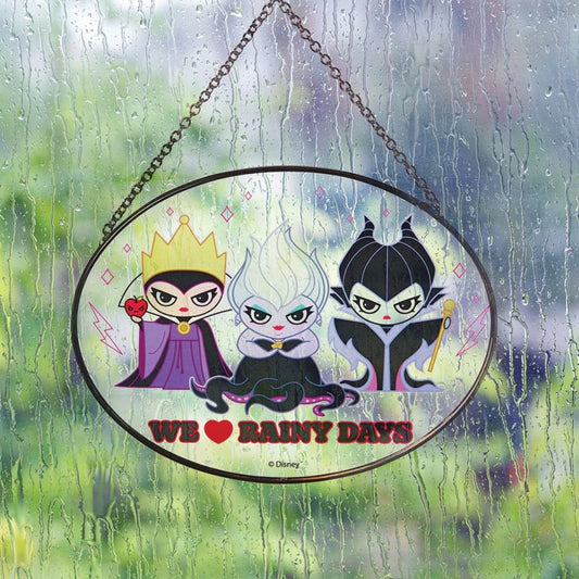 Disney Villains Suncatcher met de Boze Koningin, Ursula en Maleficent, die in het zonlicht schittert en een betoverende, mysterieuze gloed werpt — perfect voor liefhebbers van Disney-schurken en een magische toevoeging aan elke tuin, balkon of buitenruimte.