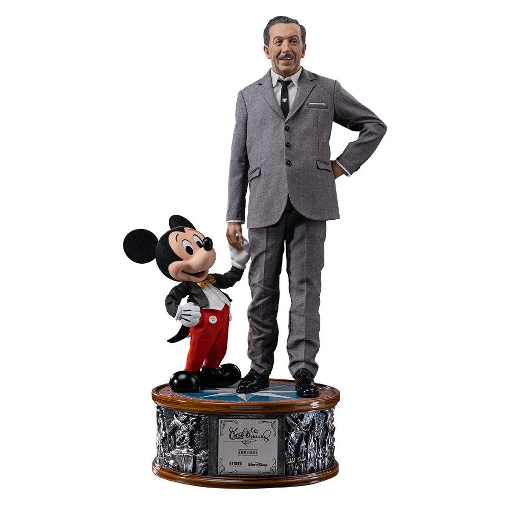 Walt Disney en Mickey Mouse samen afgebeeld in Iron Studios Legacy Replica 1/4 statue